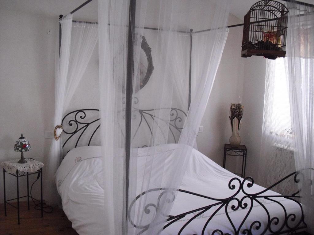 Chambres D'Hotes Les Terrasses De Cailla Room photo